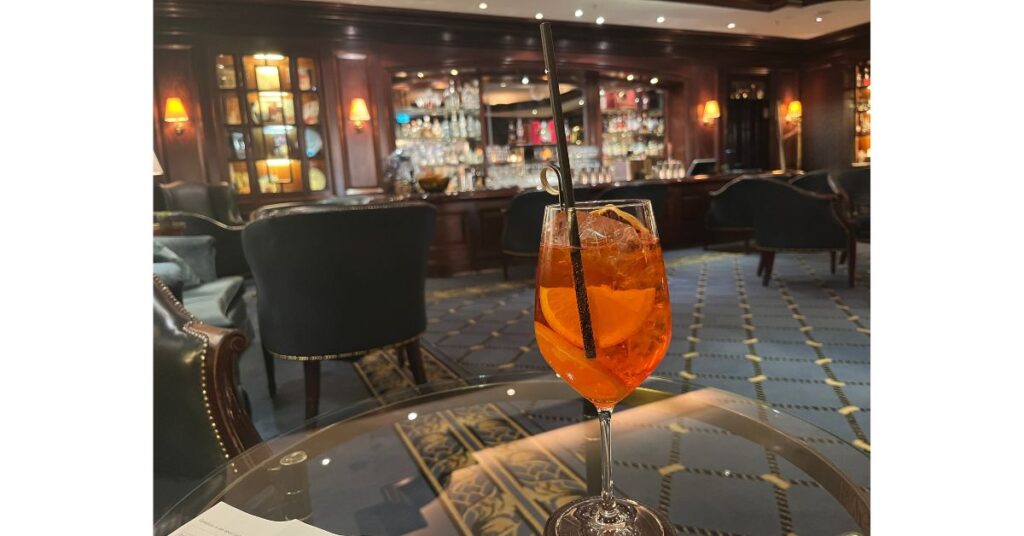 Ein Aperol zu Recherchezwecken